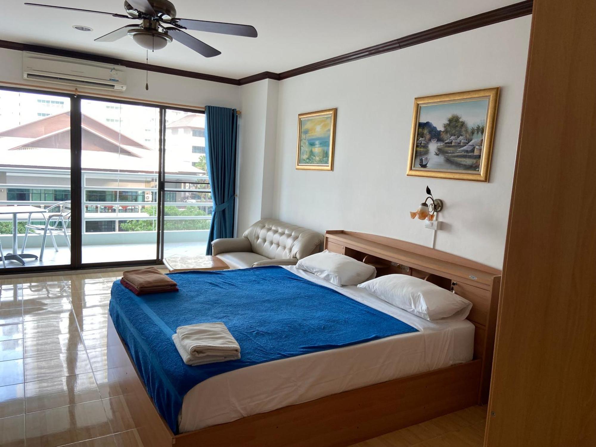 View Talay 5 At Nong Apartment Pattaya Bagian luar foto