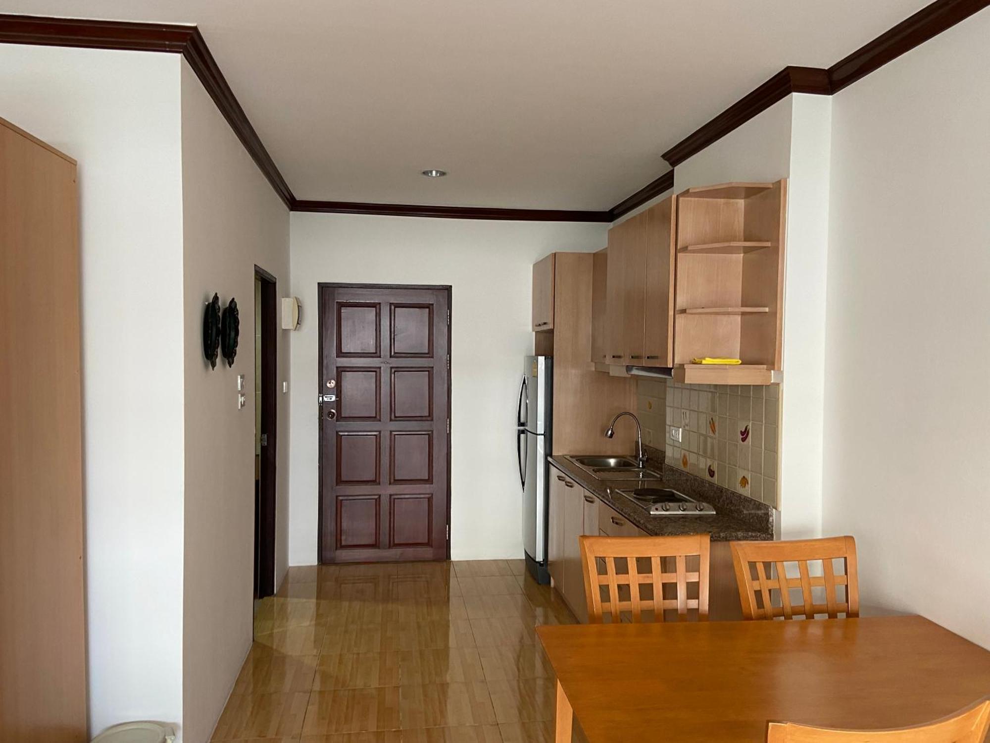 View Talay 5 At Nong Apartment Pattaya Bagian luar foto
