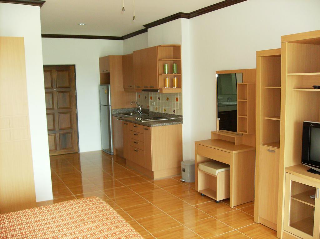 View Talay 5 At Nong Apartment Pattaya Bagian luar foto